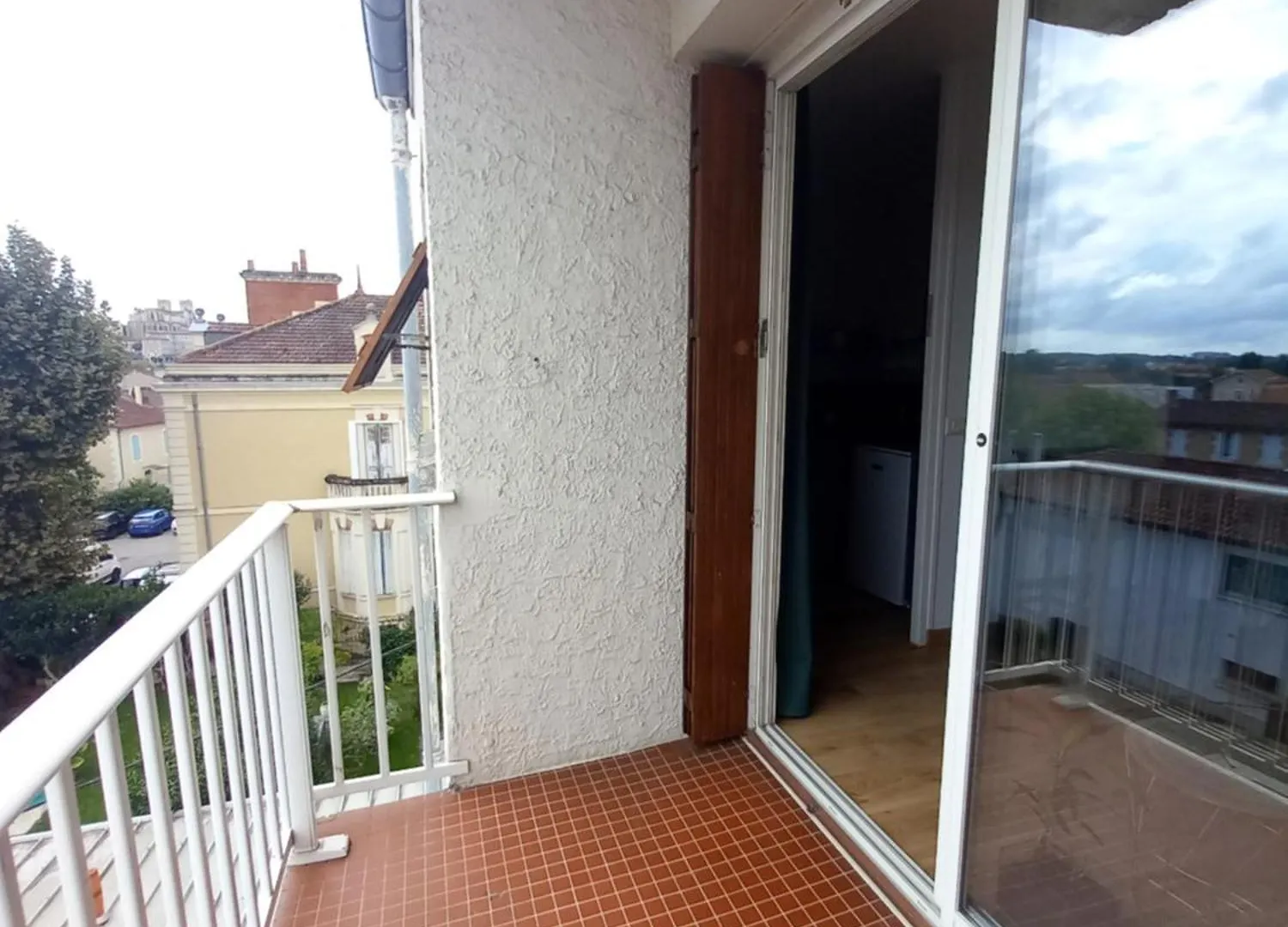 En Baronnies Charmant Studio Avec Balcon Et Parking Auch Apartamento